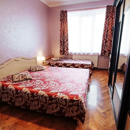 Centreville Apartments Ιβανό-Φρανκίβσκ Εξωτερικό φωτογραφία