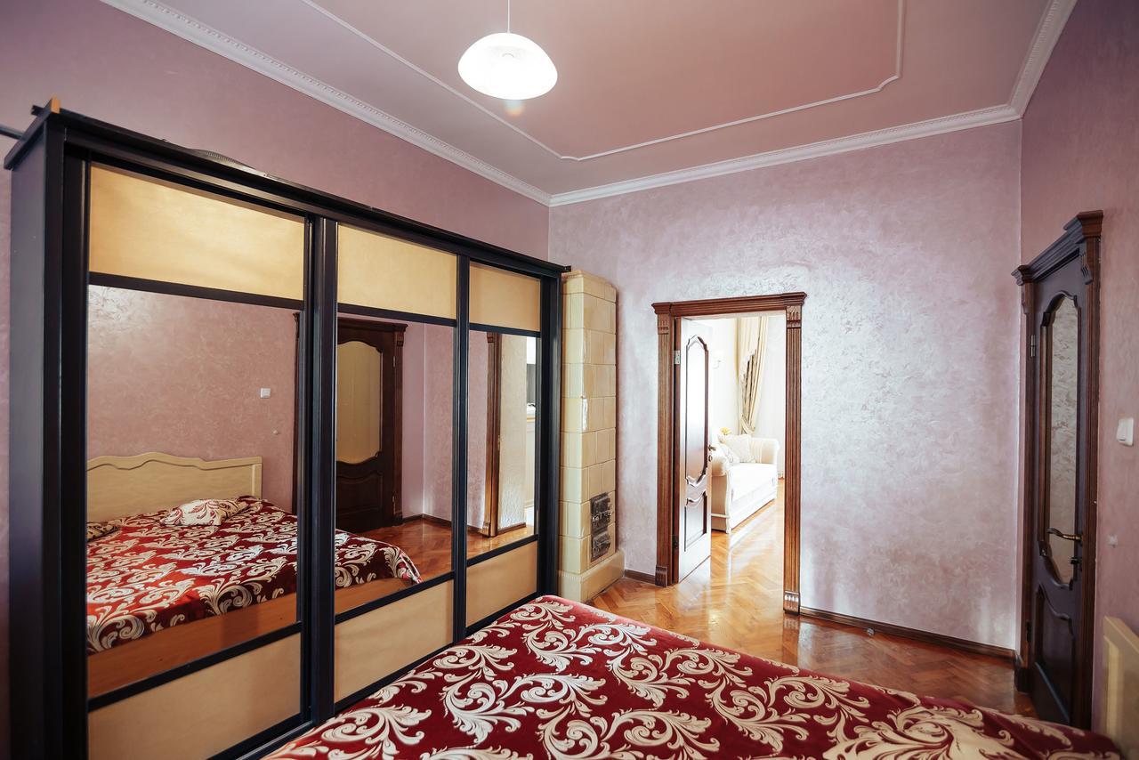 Centreville Apartments Ιβανό-Φρανκίβσκ Εξωτερικό φωτογραφία
